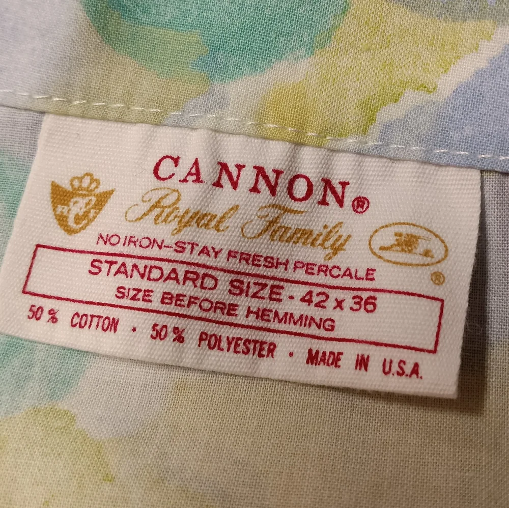 Vintage Cannon Royal Family 60s Bright Floral Percale  Standard Pillow Case